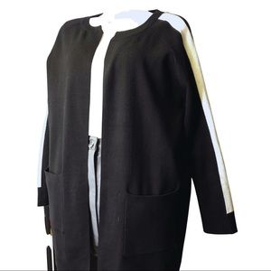 Women Unbranded open front pockets white side lines on the sleeves sz M in EUC